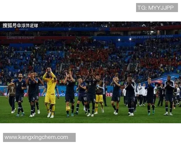 足球明星现场点名引发球迷热潮明星互动瞬间成焦点 足球明星现场点名引发球迷热潮明星互动瞬间成焦点